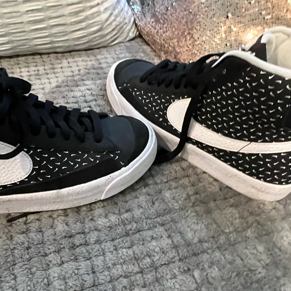 Womens Nike blazers - Picture 2 of 3